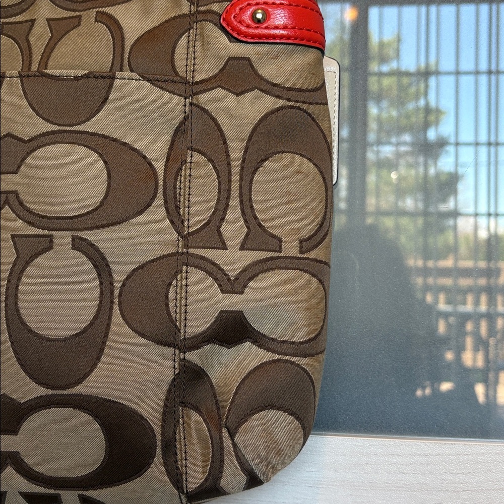 Coach Large Swing Pack Shoulder/Crossbody - Picture 7 of 13